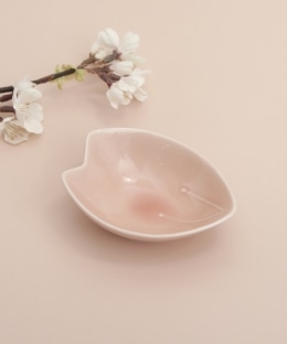 美濃焼桜花びら型小鉢