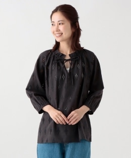シフリー刺繍フリルブラウス