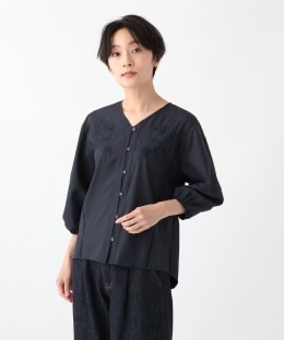 刺繍Ｖネックブラウス