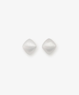 スクエアピアス