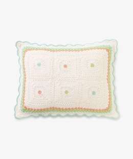 クロシェ編みクッション