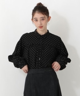 ドット襟付きブラウス