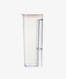 冷蔵庫のドアポケットに収まる冷水筒 1.1L